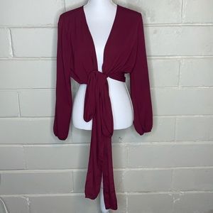 ✨Tie around Fashion Nova shirt✨